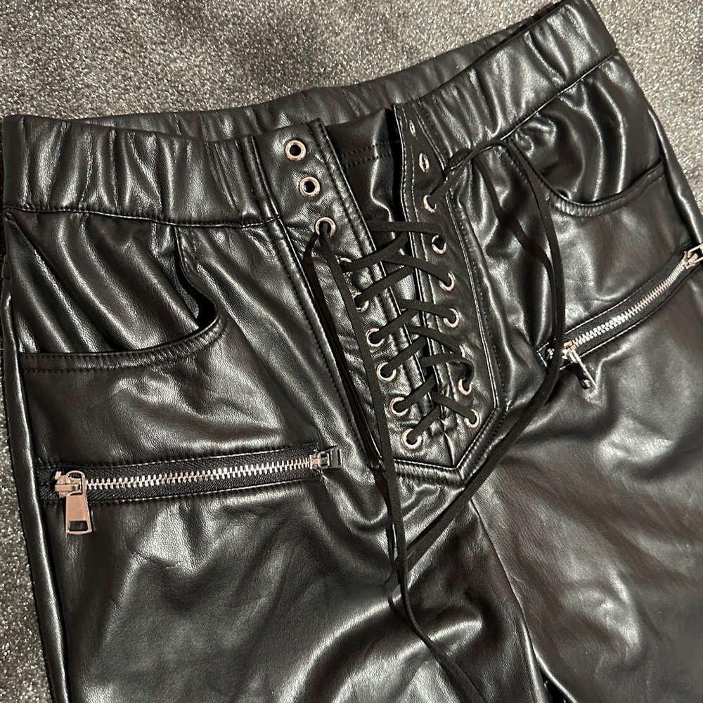Rockstar 🎸 faux leather pants - Picture 2 of 2